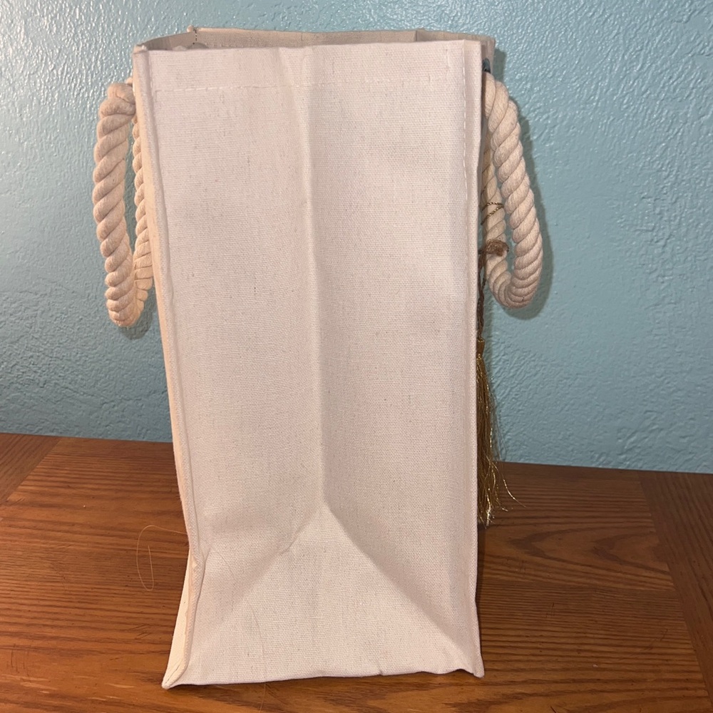 Cream colored canvas reusable bag, “Gather and give Thanks” written on side NWT - Picture 7 of 13